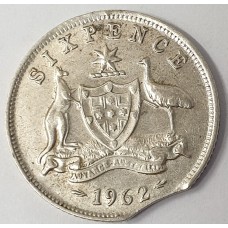 AUSTRALIA 1962 . SIXPENCE . ERROR . CLIPPED PLANCHET . SLIGHTLY OFF CENTRE